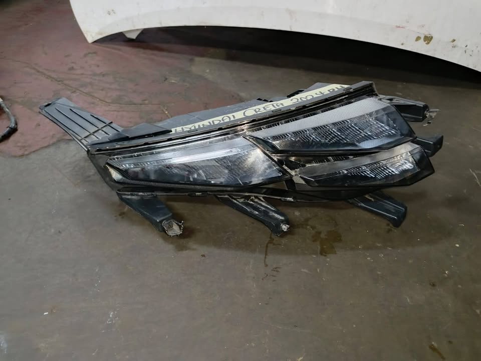 Hyundai creta Right Headlight - Private Seller Hyundai creta Right Headlight - Private Seller