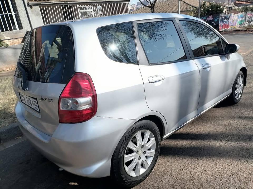 2005 HONDA JAZZ 1.5 AUTOMATIC TRANSMISSION IN EXCELLENT CONDITION