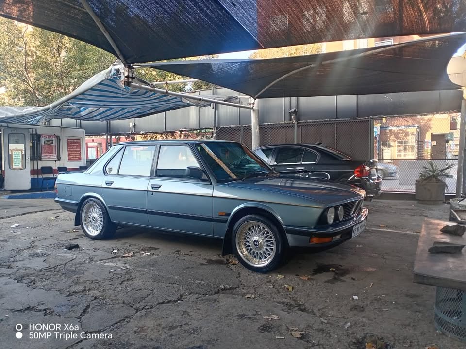 1983 BMW 525E