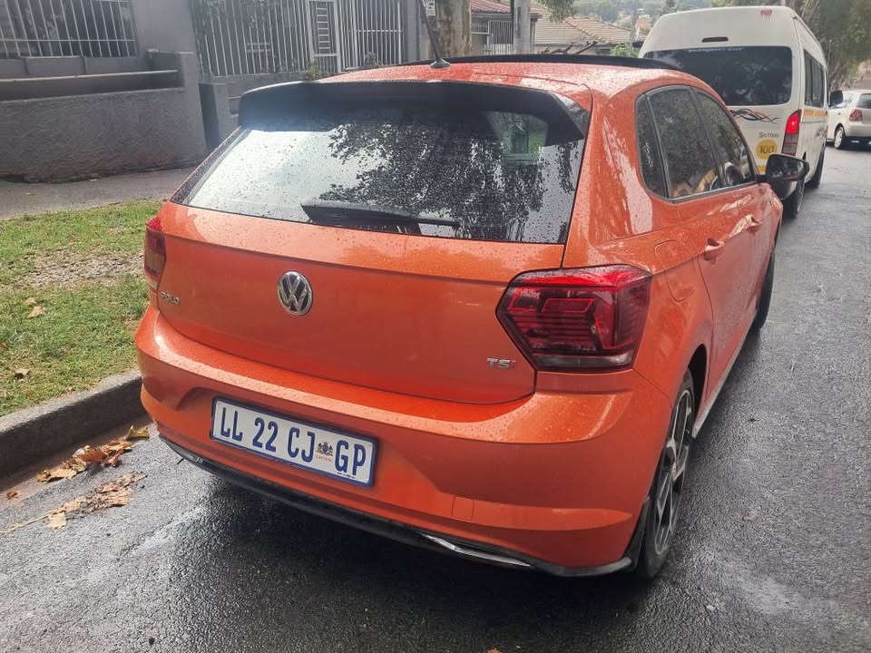 VW polo 8 Tsi 1.0 R line manual 2919service book for sale