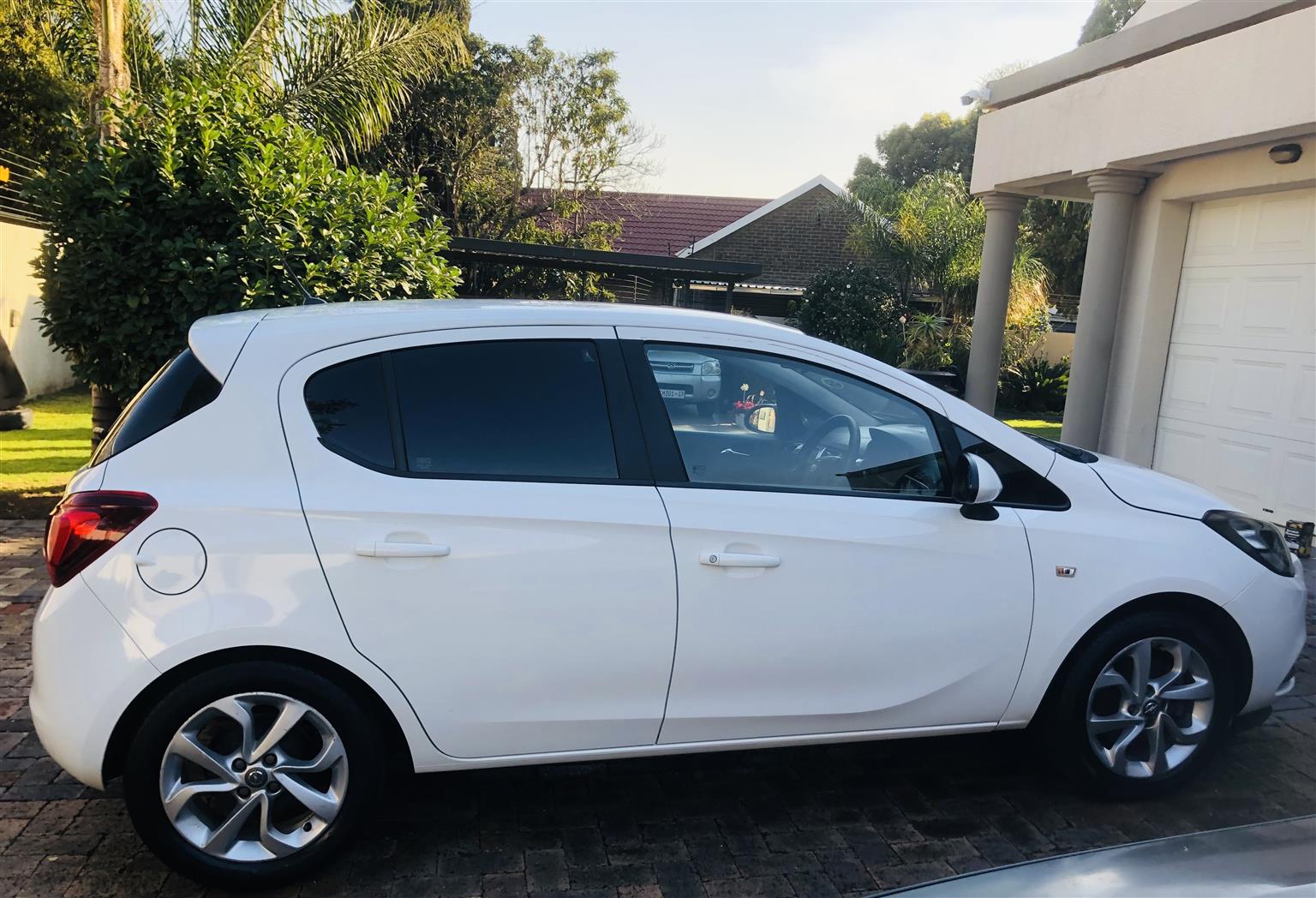 Opel Corsa 1.0T ECOTEC (Enjoy)