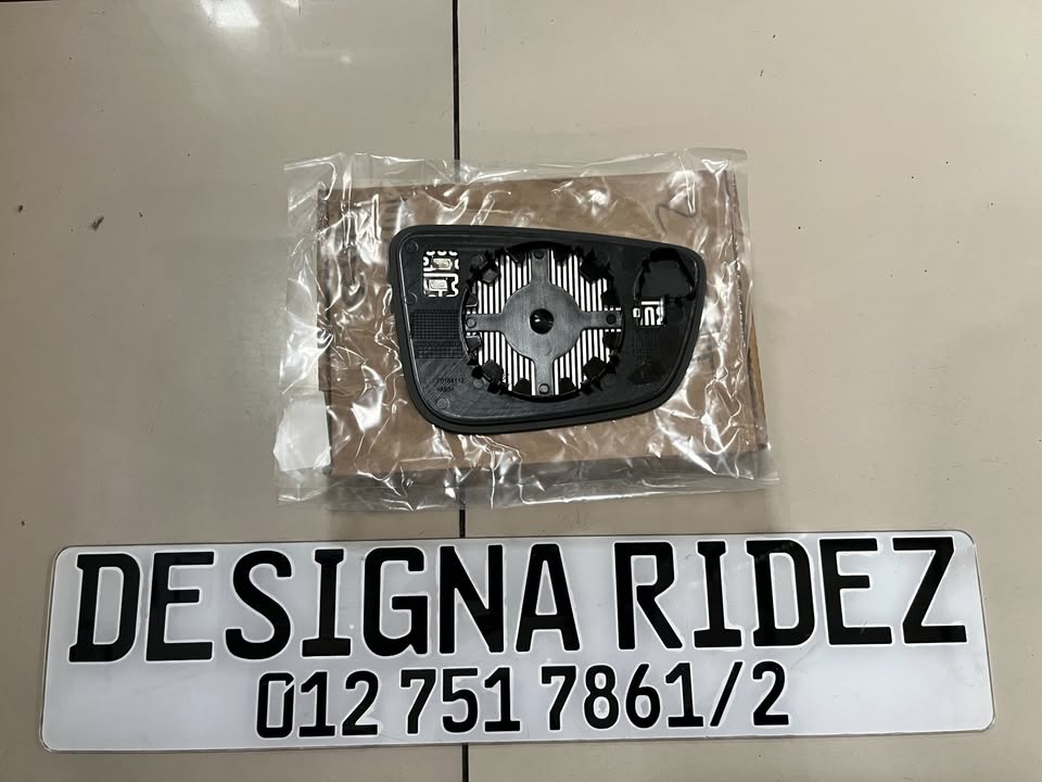 BMW G30 5-SERIES LEFT MIRROR GLASS AVAILABLE. - Private Seller