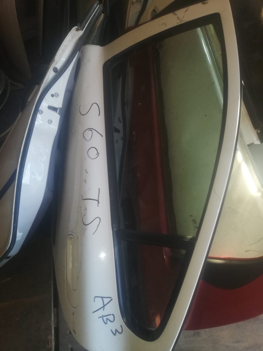 VOLVO S60 BACK RIGHT DOOR FOR SALE (DELIVERY COUNTRY WIDE) - Private Seller