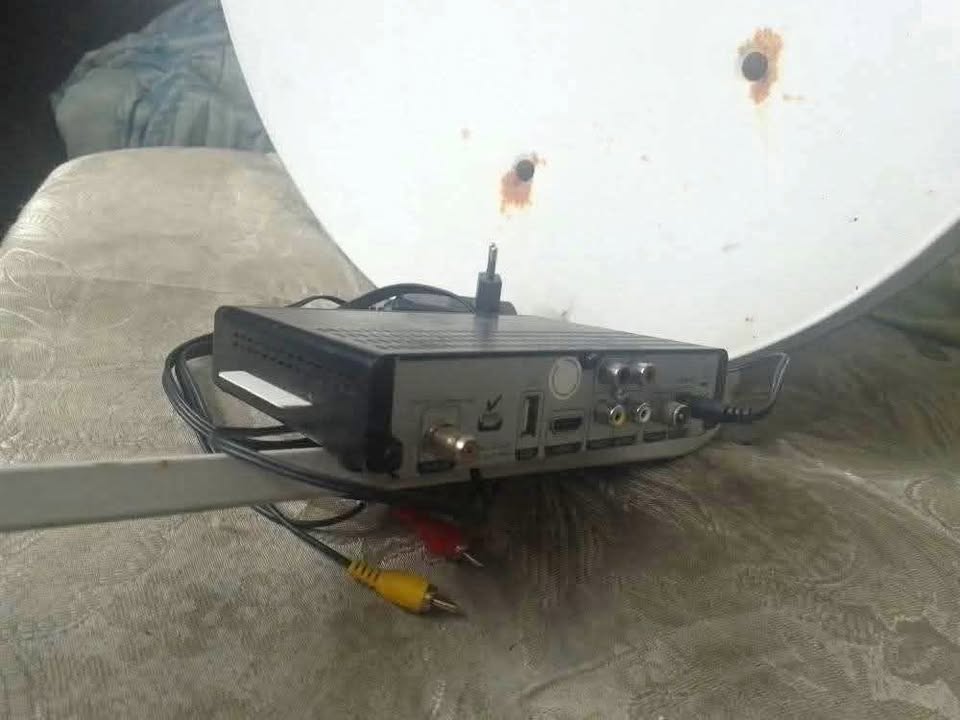 Bua Afrika OPENVIEW decoder and Satellite Dish Bua Afrika OPENVIEW decoder and Satellite Dish