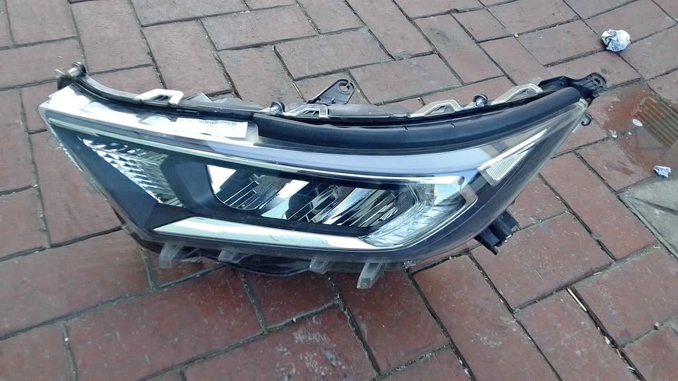 Toyota Rav4 headlights - Private Seller Toyota Rav4 headlights - Private Seller