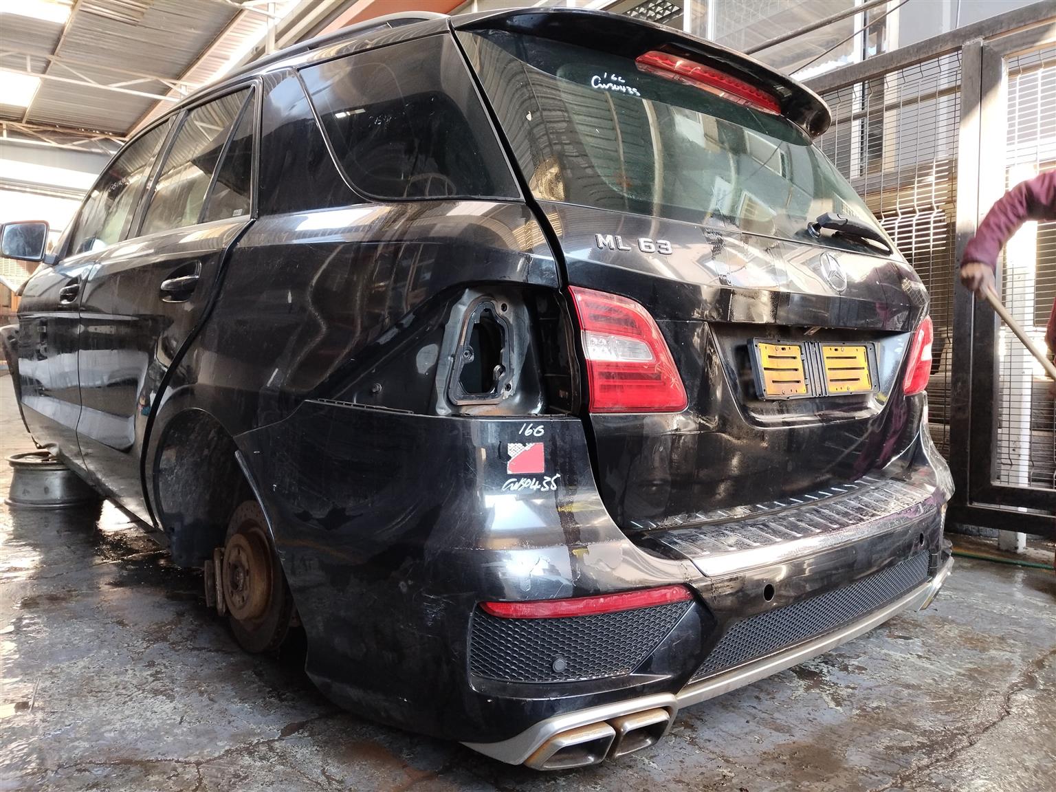 Mercedes-Benz ML63 AMG Rear Bumper – Black (Used) for sale - Private Seller Mercedes-Benz ML63 AMG Rear Bumper – Black (Used) for sale - Private Seller