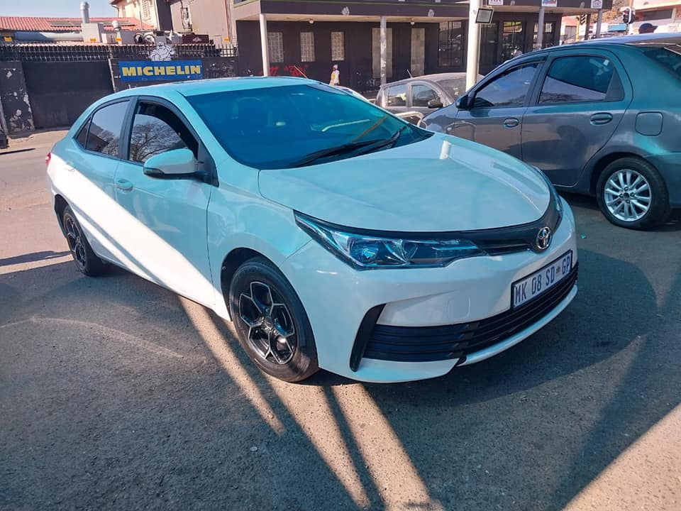 2021 TOYOTA COROLLA QUEST 1.8 75 000KM WHITE COLOR AUTOMATIC PETROL