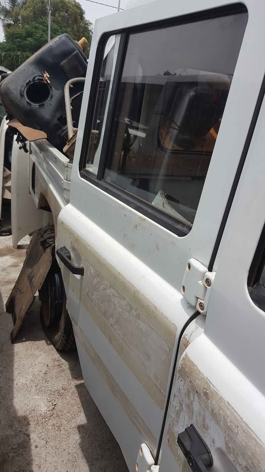 Defender stripping for spares Engine AUTO EZI - Private Seller