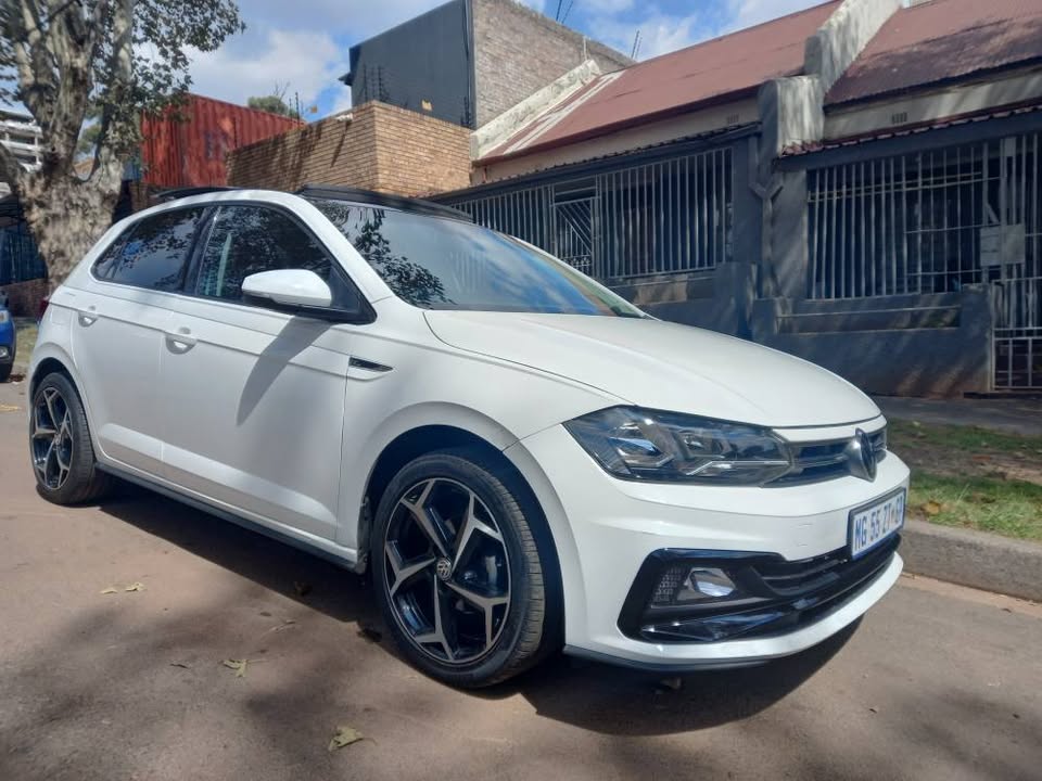 2020 VOLKSWAGEN POLO 8 TSI 1.0 RLINE COMFORTLINE MANUAL, WHITE, SUNROOF,61000KMS