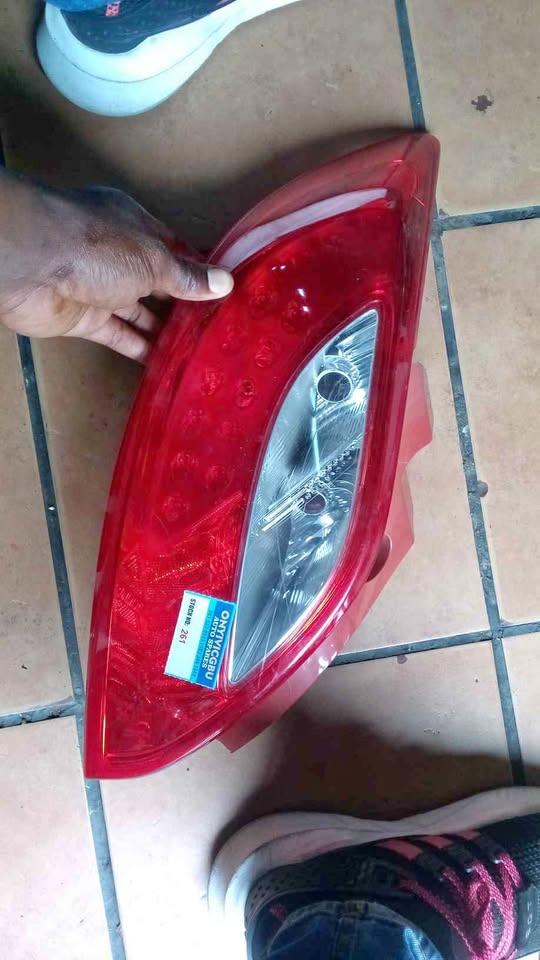 MAZDA 2 TAILLIGHT LEFT SIDE VERY CLEAN - Private Seller MAZDA 2 TAILLIGHT LEFT SIDE VERY CLEAN - Private Seller