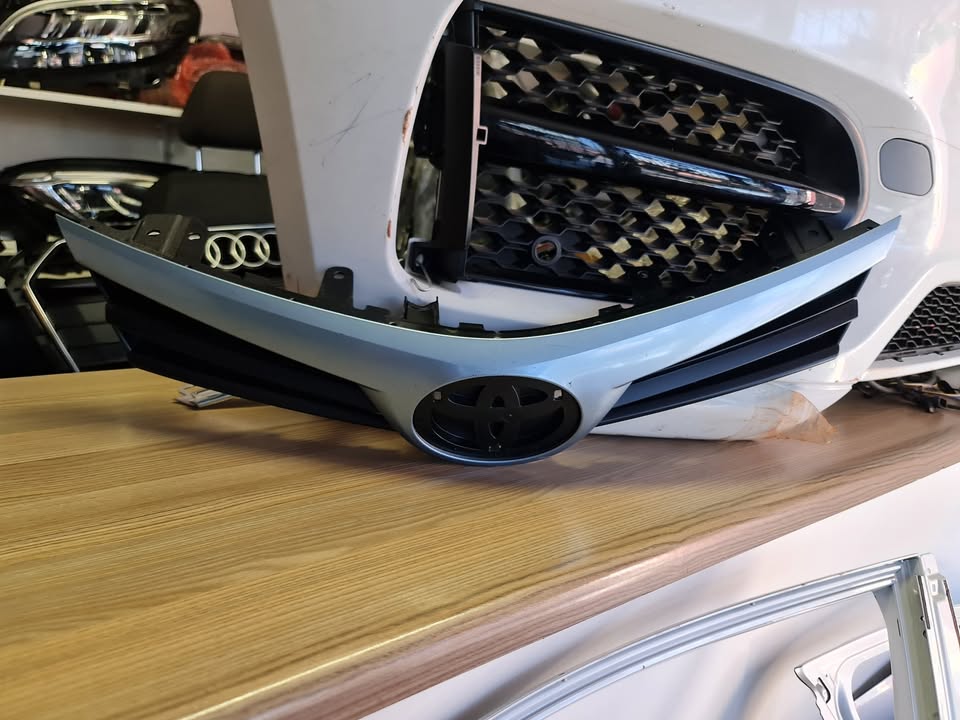 2018 TOYOTA COROLLA MAIN GRILL FOR SALE - Private Seller 2018 TOYOTA COROLLA MAIN GRILL FOR SALE - Private Seller