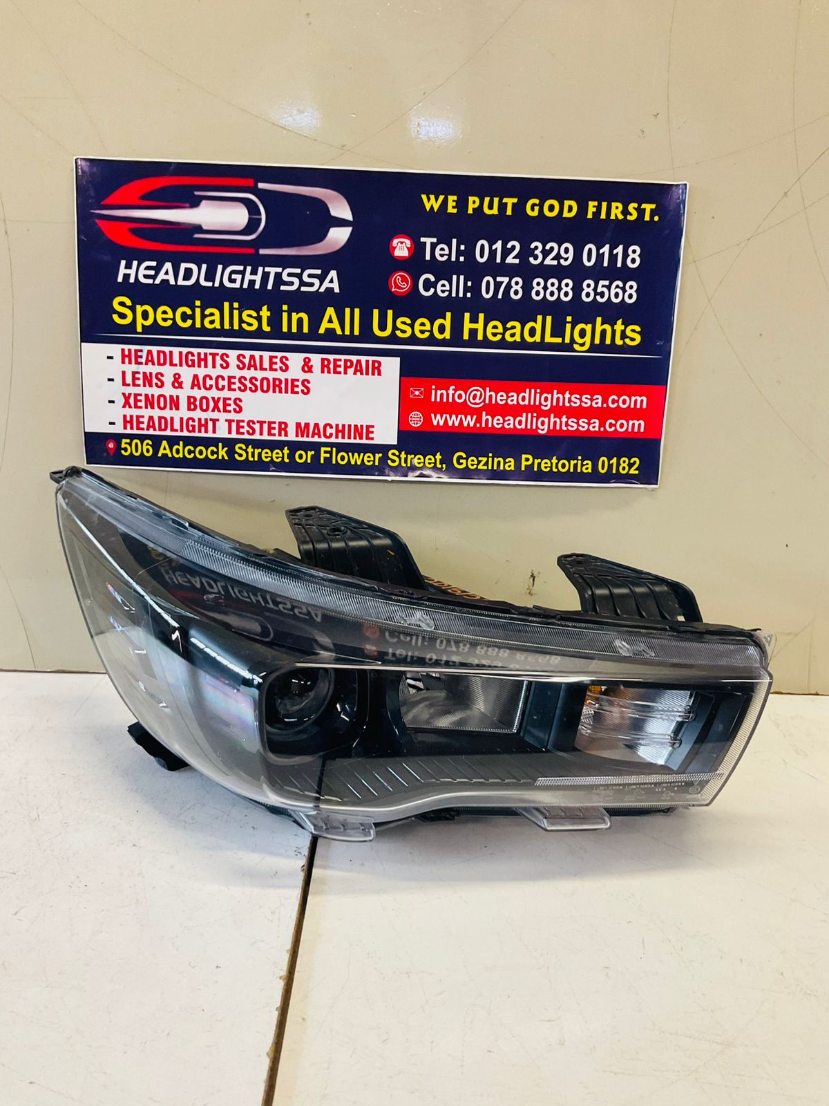 Foton Tunland G7 right side halogen headlight - Private Seller Foton Tunland G7 right side halogen headlight - Private Seller