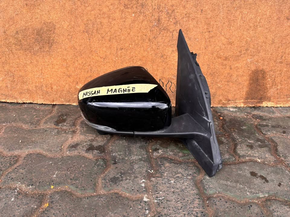 Nissan Magnite Mirror - Private Seller Nissan Magnite Mirror - Private Seller
