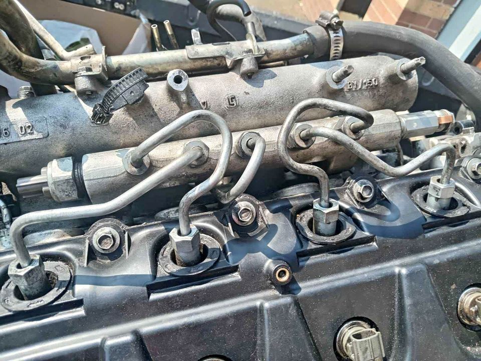 Nissan np300 yd25 injector rail selling r1850 for sale - Private Seller