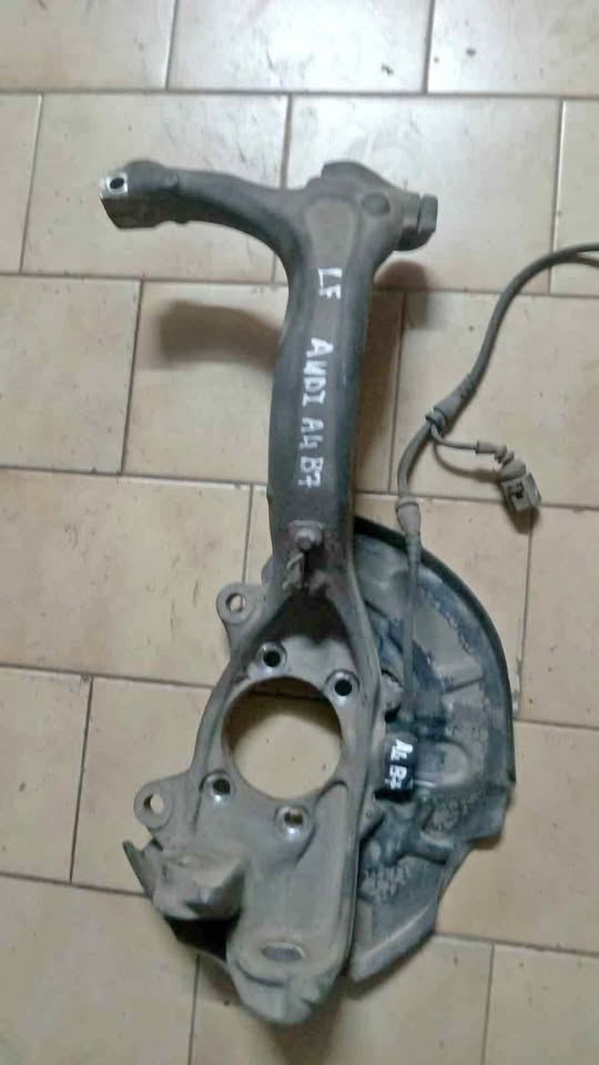 Audi A4 B7 left front stub axle - Private Seller Audi A4 B7 left front stub axle - Private Seller