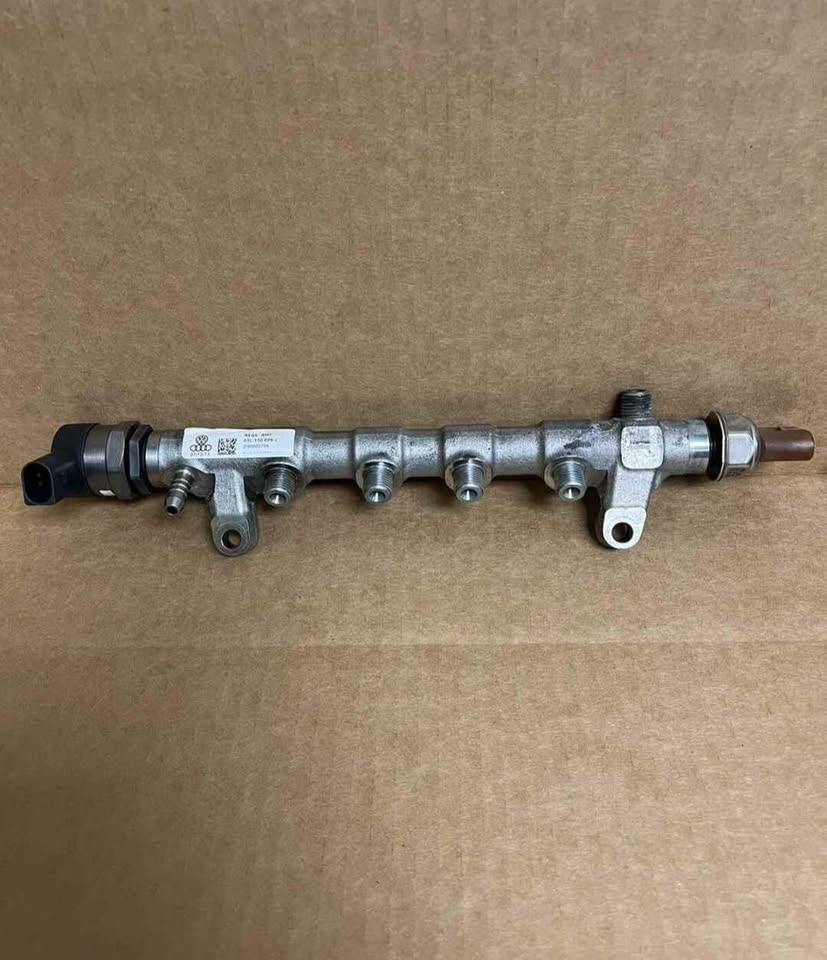 Vw Amarok Transporter Audi A4 Tiguan 2.0tdi Complete Fuel Rail with Sensors - Private Seller Vw Amarok Transporter Audi A4 Tiguan 2.0tdi Complete Fuel Rail with Sensors - Private Seller