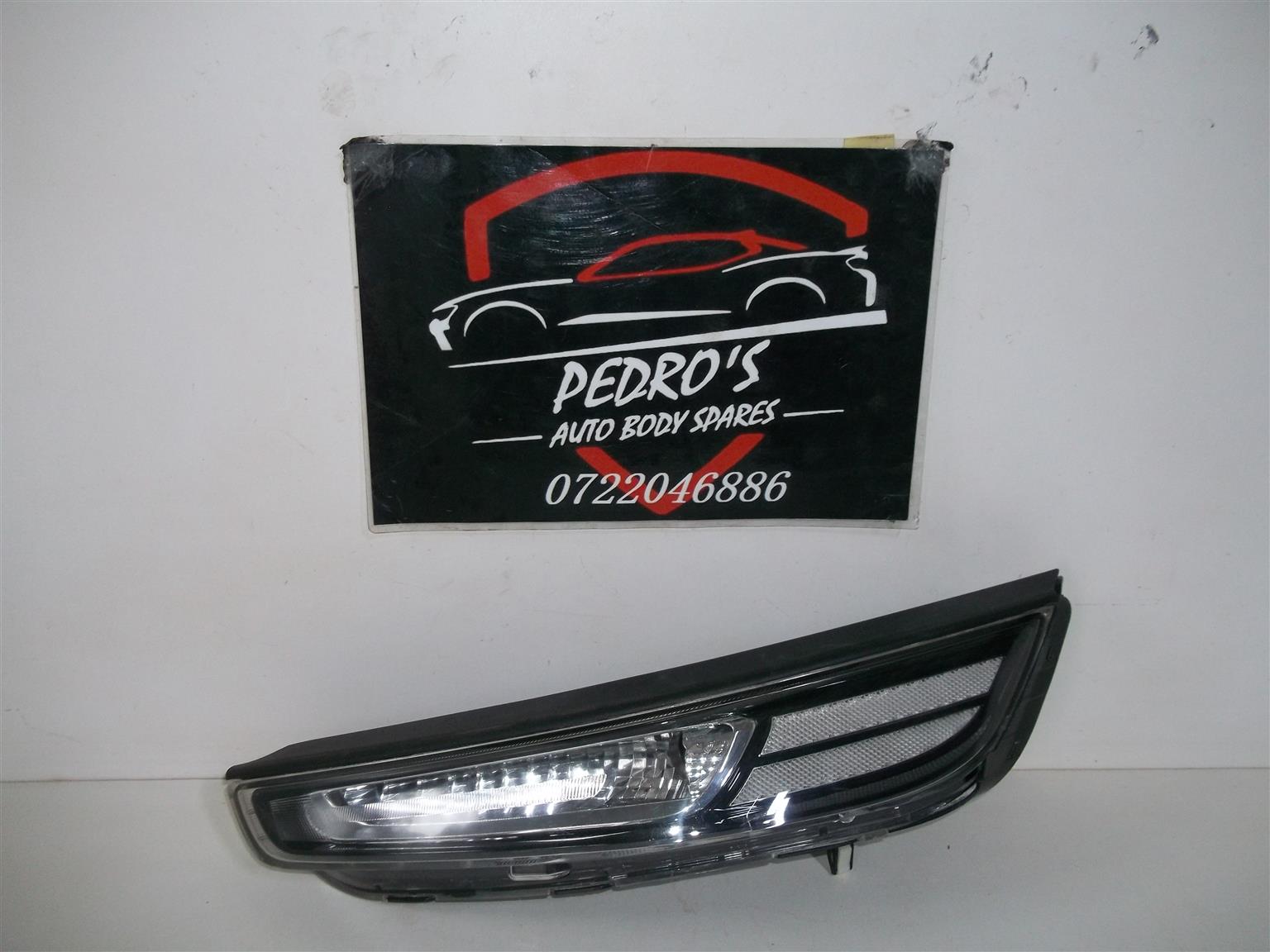 Hyundai Venue left headlight - Private Seller Hyundai Venue left headlight - Private Seller