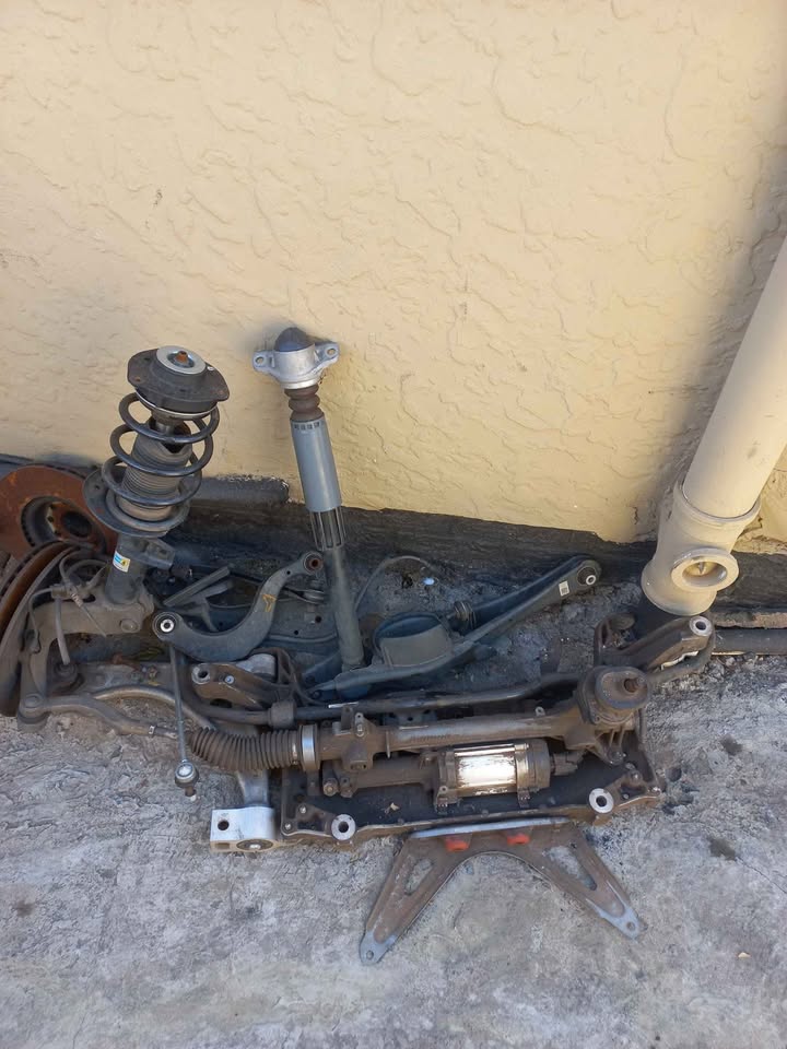Audi TT MK3 complete front suspension - Private Seller Audi TT MK3 complete front suspension - Private Seller