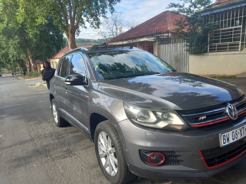2012 VW TIGUAN 2.0TDI Diesel, Automatic 4X4, Grey Color, Mileage  SUNROOF,