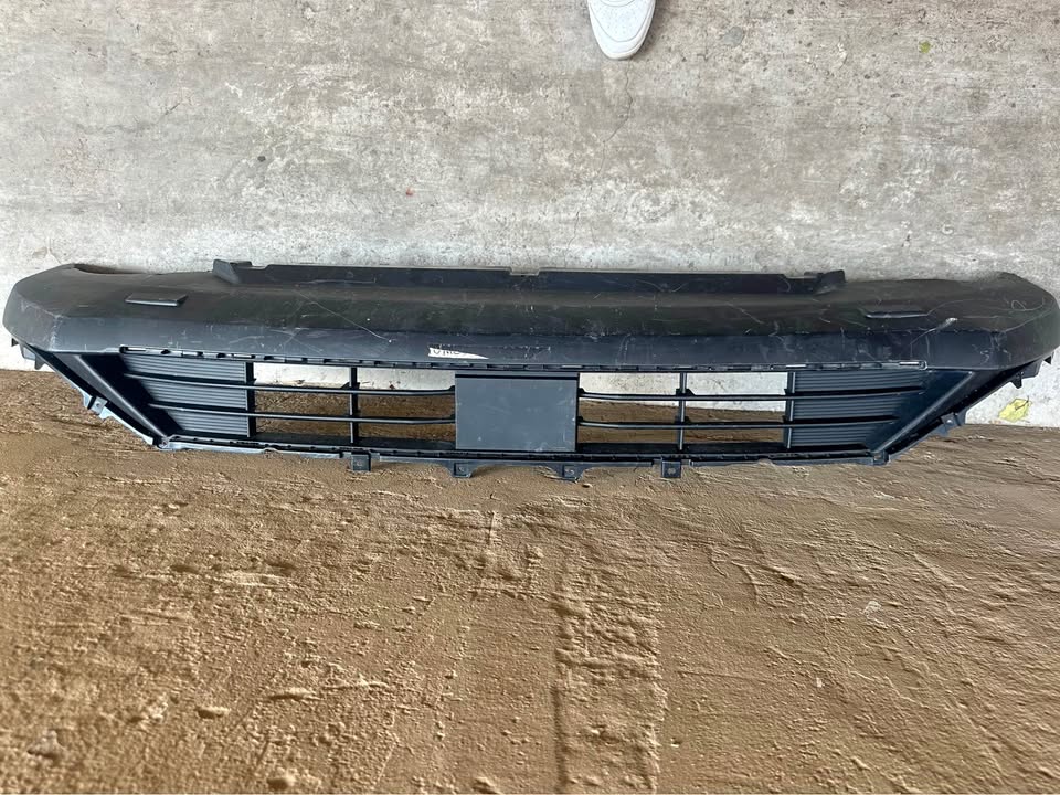 Chery exeed RX T22 lower bumper grille - Private Seller Chery exeed RX T22 lower bumper grille - Private Seller