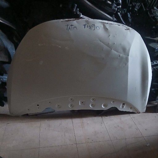 Tata Tiago bonnet - Private Seller Tata Tiago bonnet - Private Seller