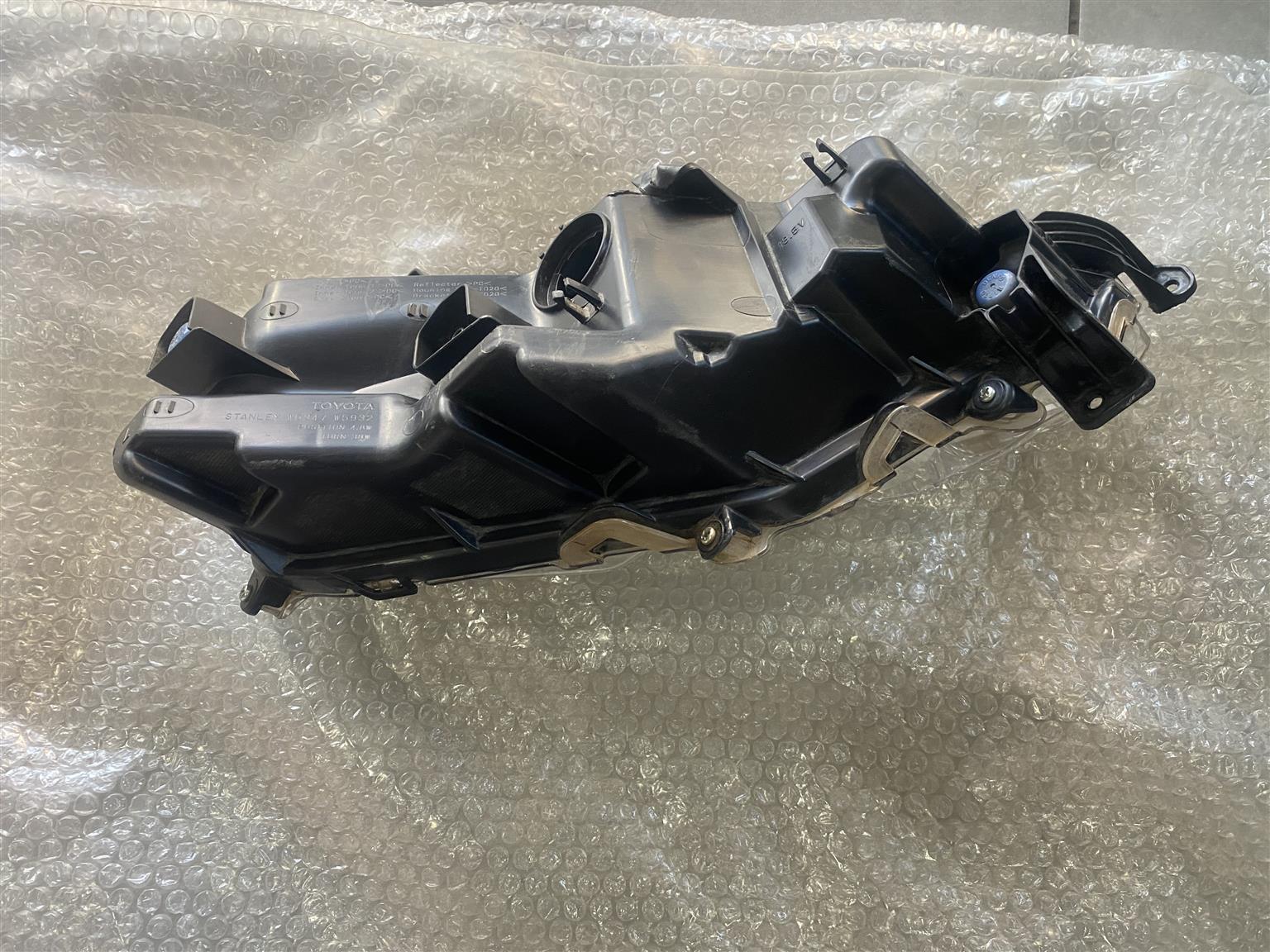 2026 TOYOTA FORTUNER FRONT BUMPER INDICATOR LIGHT LEFT SIDE FOR SALE. - Private Seller
