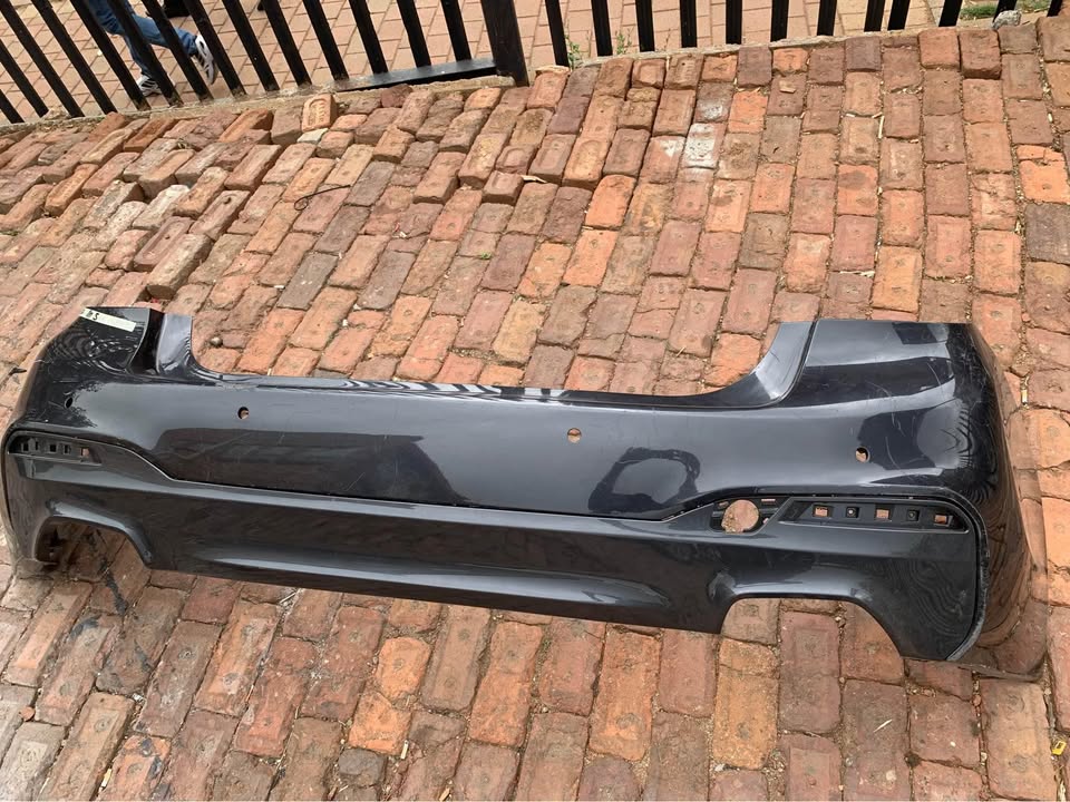 BMW G30 rear bumper spot