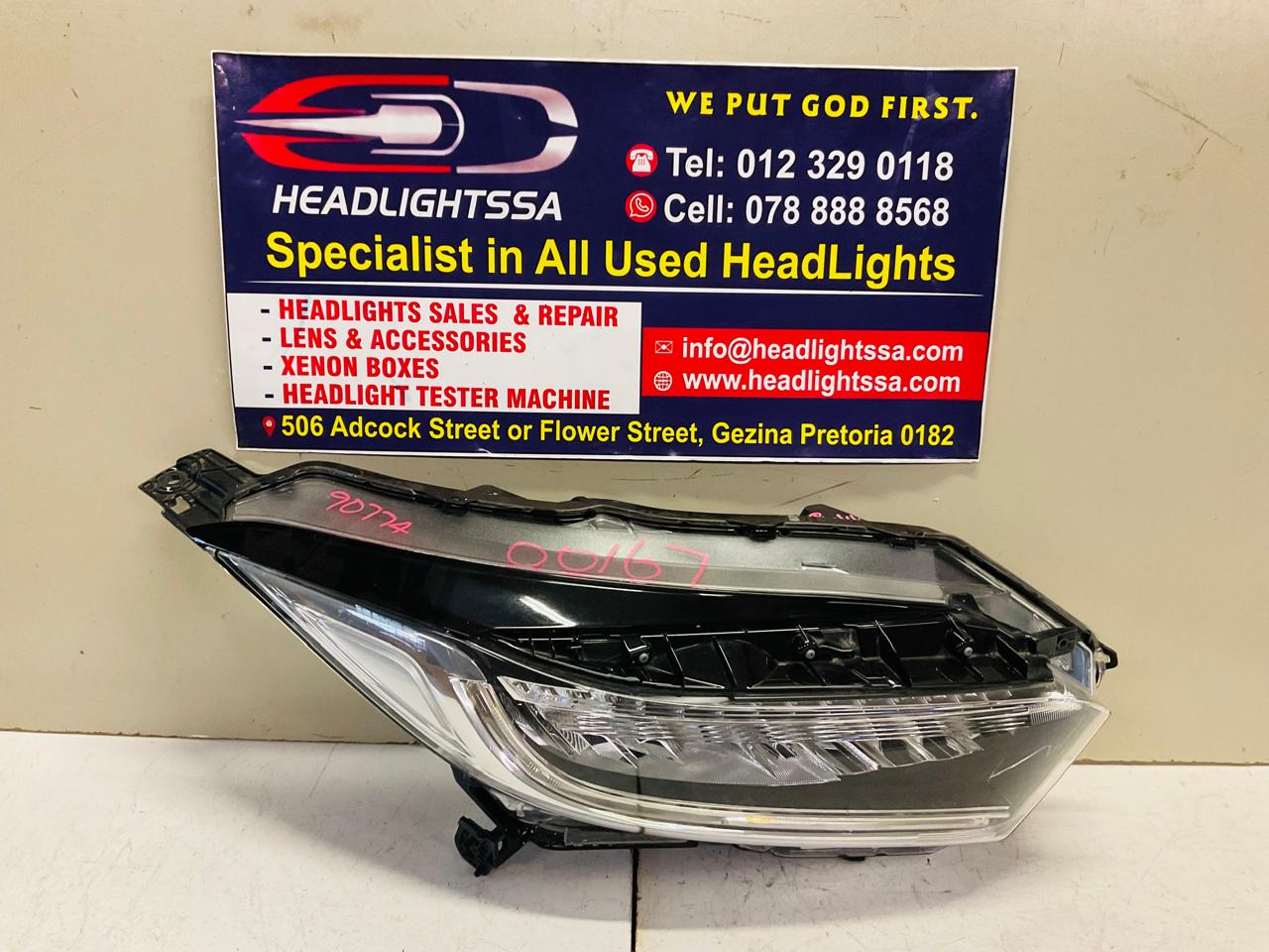 Honda BR-V right side Full LED dynamic headlight - Private Seller Honda BR-V right side Full LED dynamic headlight - Private Seller