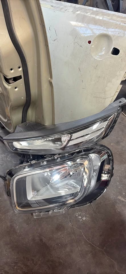 Hyundai venue headlight and fog light - Private Seller Hyundai venue headlight and fog light - Private Seller