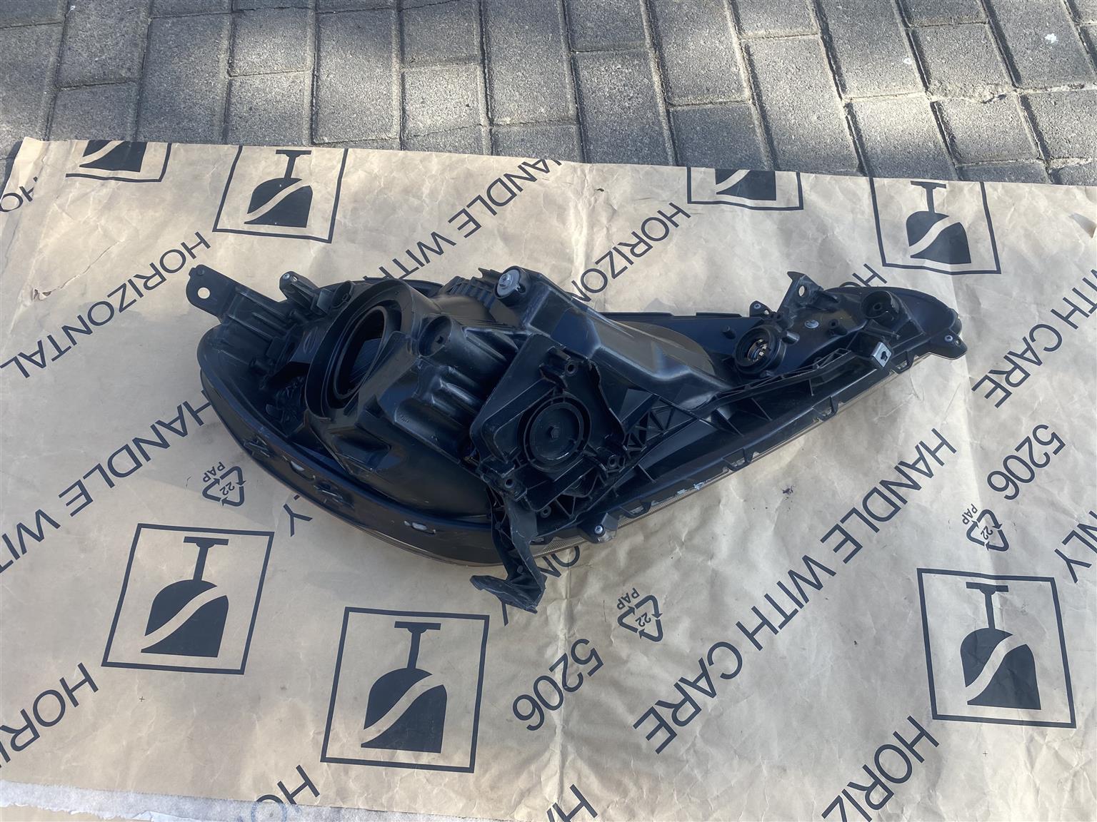 2014 HONDA JAZZ HEADLIGHT LEFT SIDE FOR SALE - Private Seller