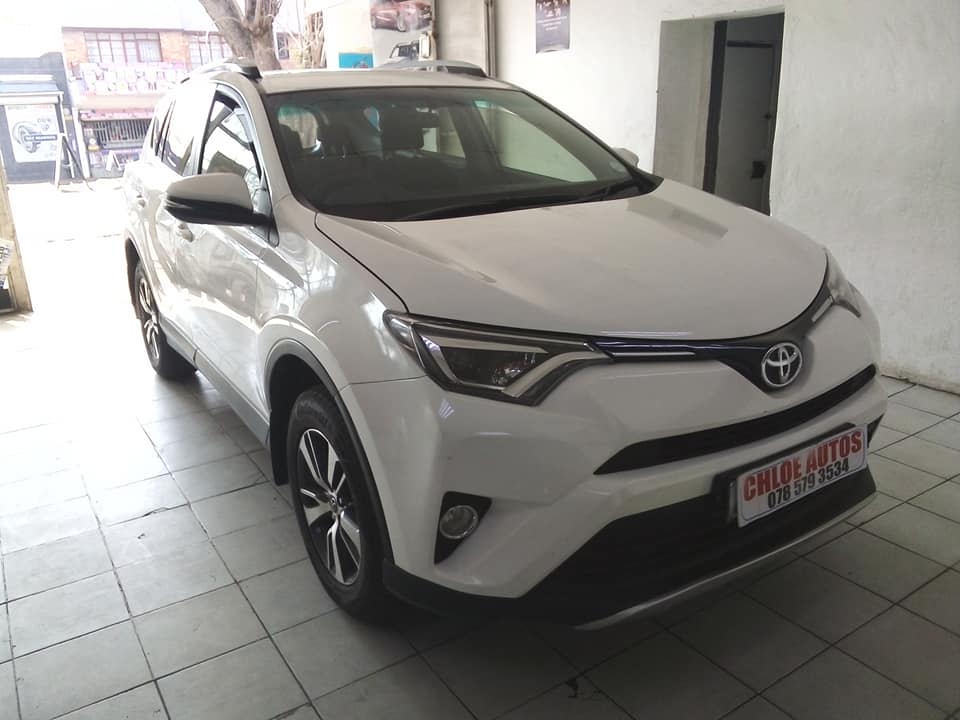 2017 TOYOTA RAV 4 2.0 AUTOMATIC WHITE REVERSE CAMERA 100,000KM