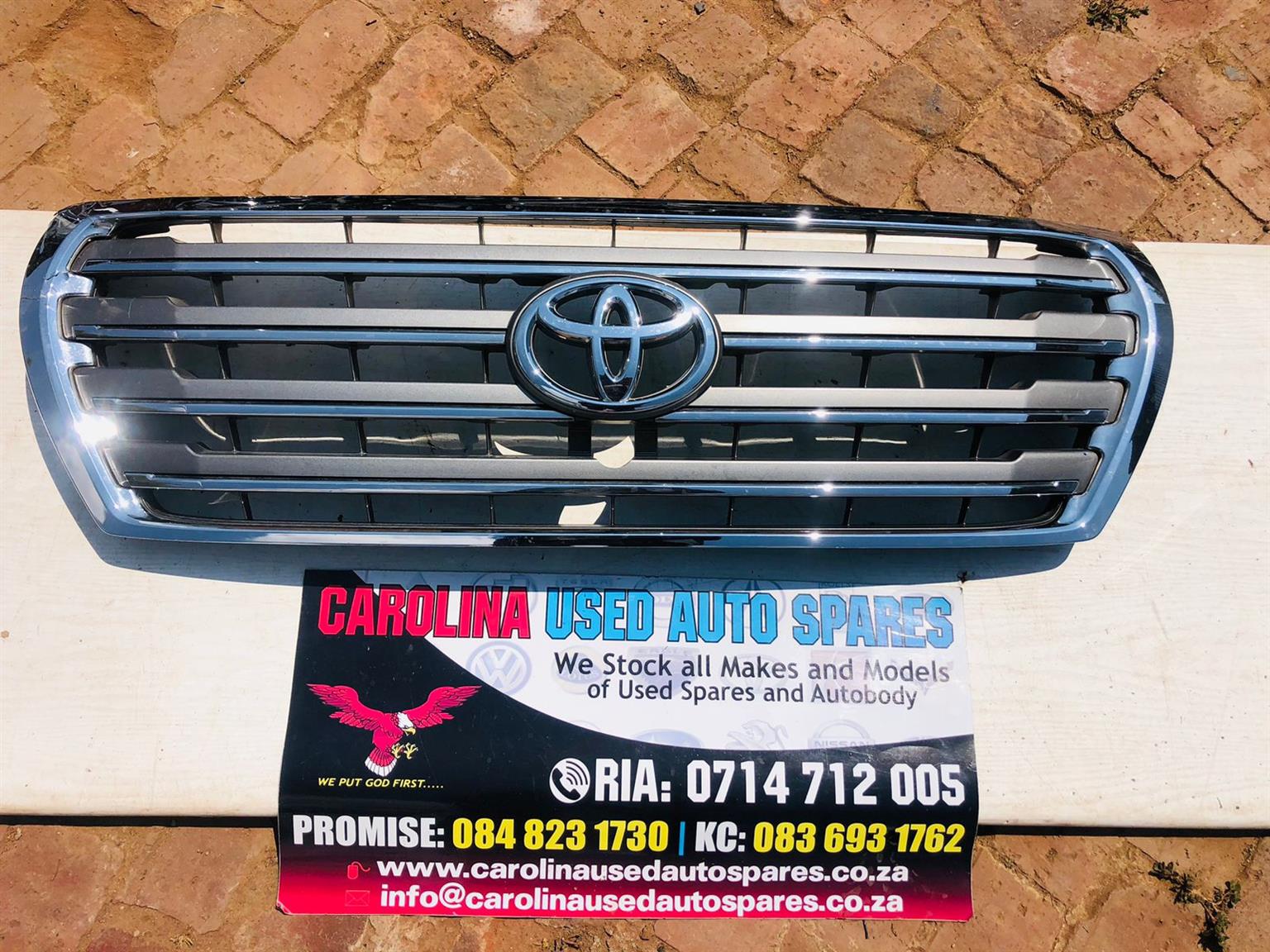 Toyota land cruiser 200 chrome radiator grill - Private Seller Toyota land cruiser 200 chrome radiator grill - Private Seller
