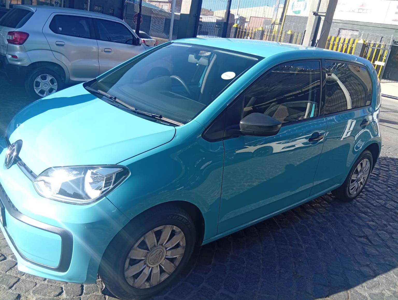 2020 Volkswagen up! Move up! 5-Door 1.0 Hatch 4,6 /100km Manual 114,000km Cloth