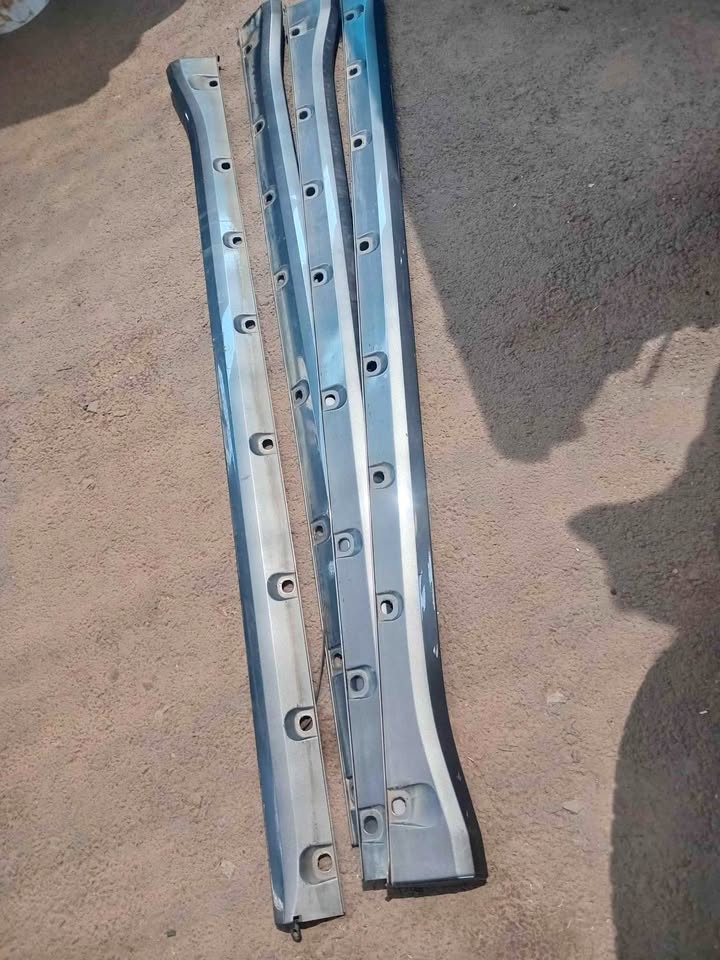 2004 Toyota Prado 120 series side skirts for sale @ circle 7 used parts - Private Seller 2004 Toyota Prado 120 series side skirts for sale @ circle 7 used parts - Private Seller