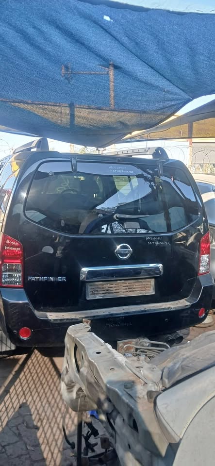 NISSAN 2005 PATHFINDER V6 AUTO STRIPPING FOR SPARES - Private Seller