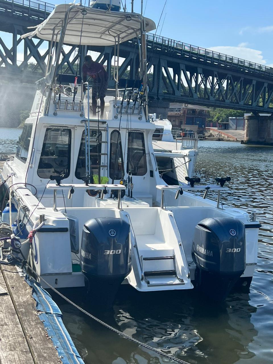 Magnum 32 Boat