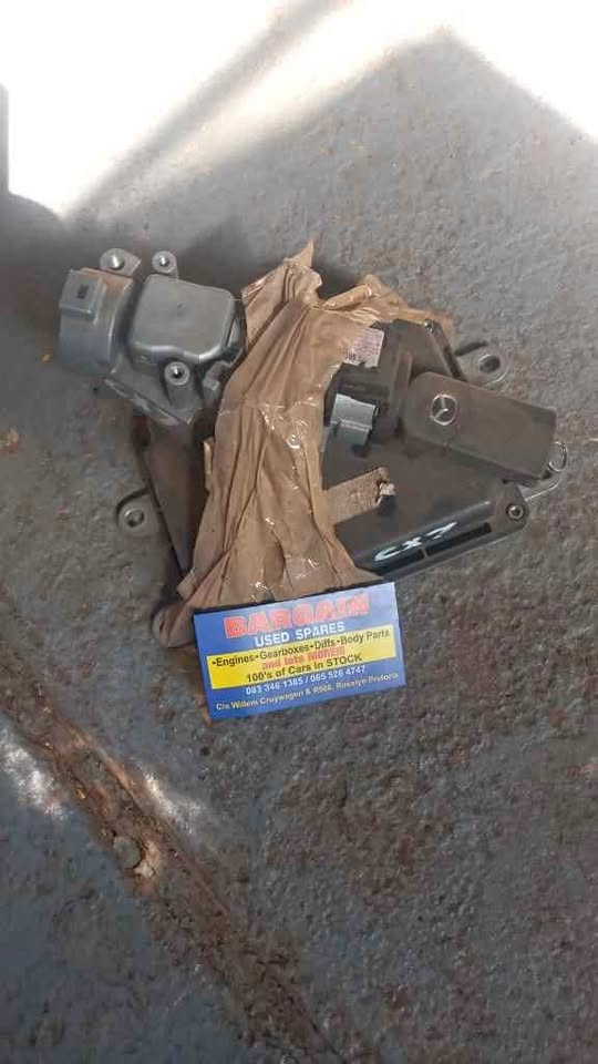 MAZDA CX7 L5 LOCKSET FOR SALE - Private Seller