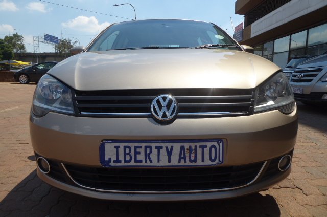 Volkswagen Polo vivo 2016 Manual  1,4 Brown