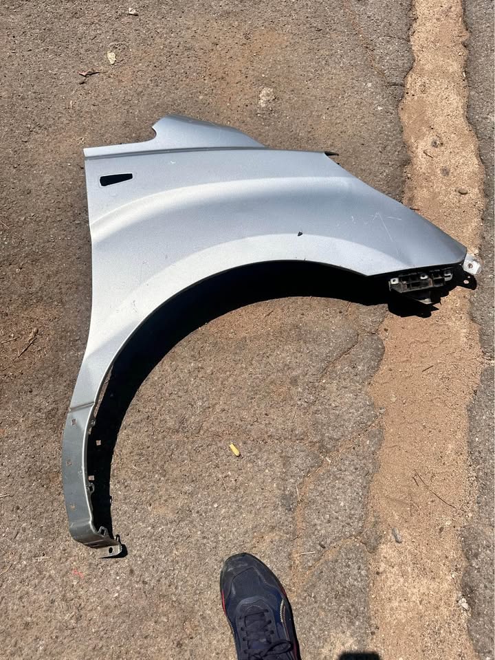 Hyundai H1 right side fender - Private Seller Hyundai H1 right side fender - Private Seller