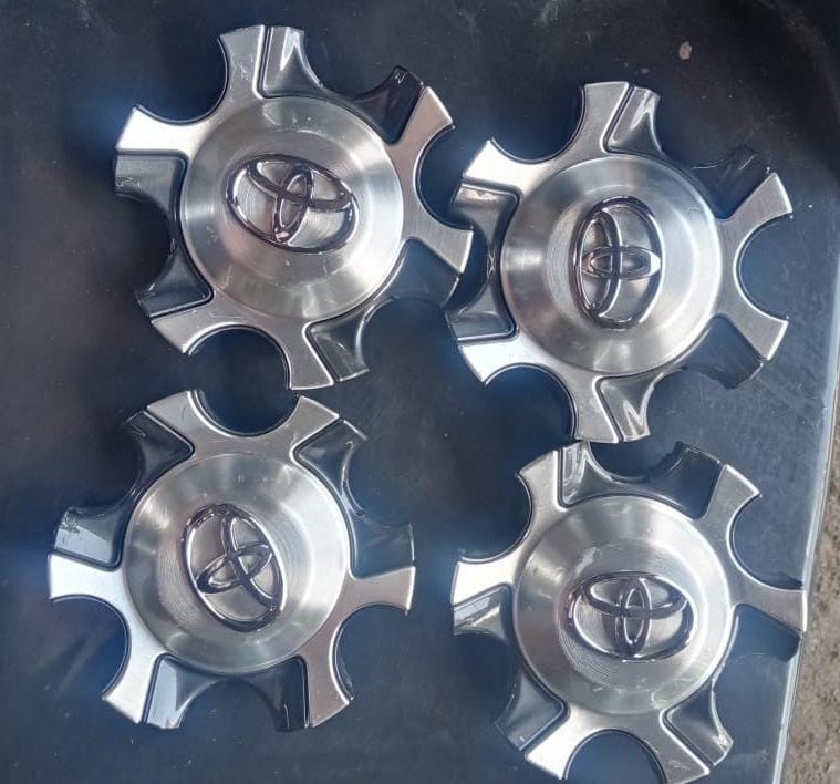 Toyota Hilux/Fortuner original caps for the 18inch mags for - Private Seller Toyota Hilux/Fortuner original caps for the 18inch mags for - Private Seller
