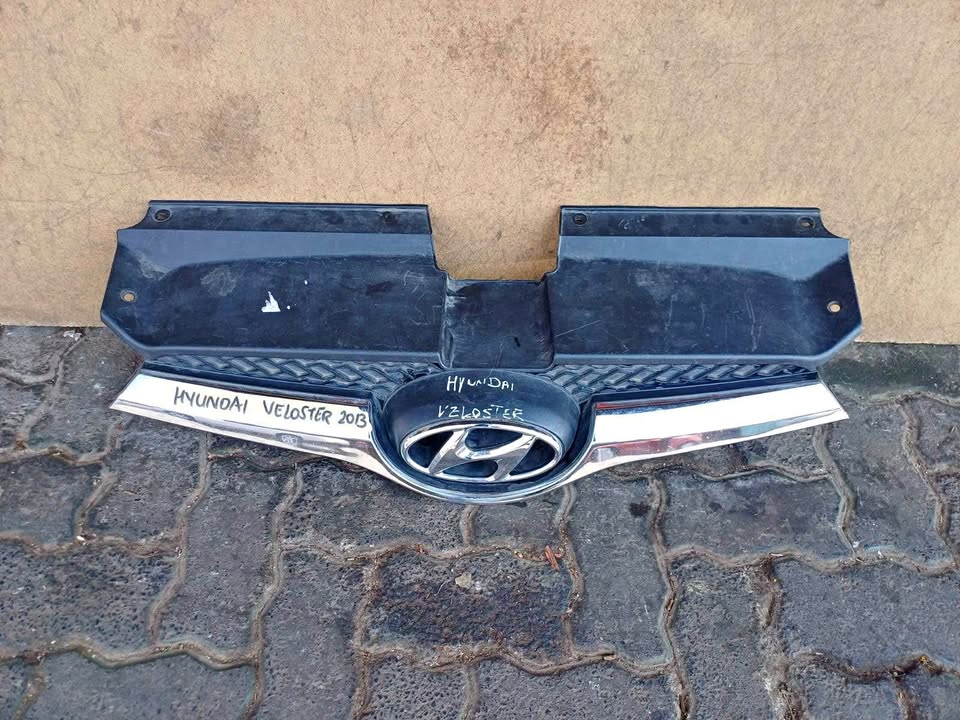 Hyundai Veloster grill 2013 - Private Seller