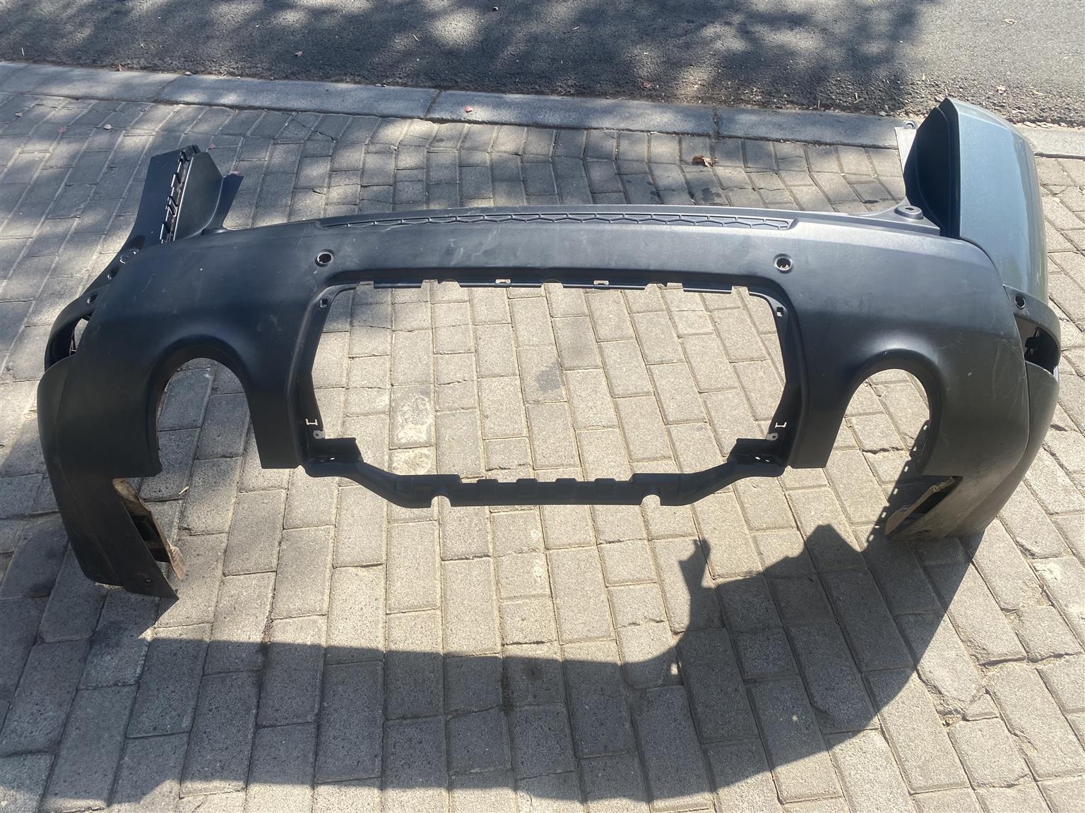 2016 RANGE ROVER SPORT REAR BUMPER FOR SALE. IN PRISTINE CONDITION 2016 RANGE ROVER SPORT REAR BUMPER FOR SALE. IN PRISTINE CONDITION