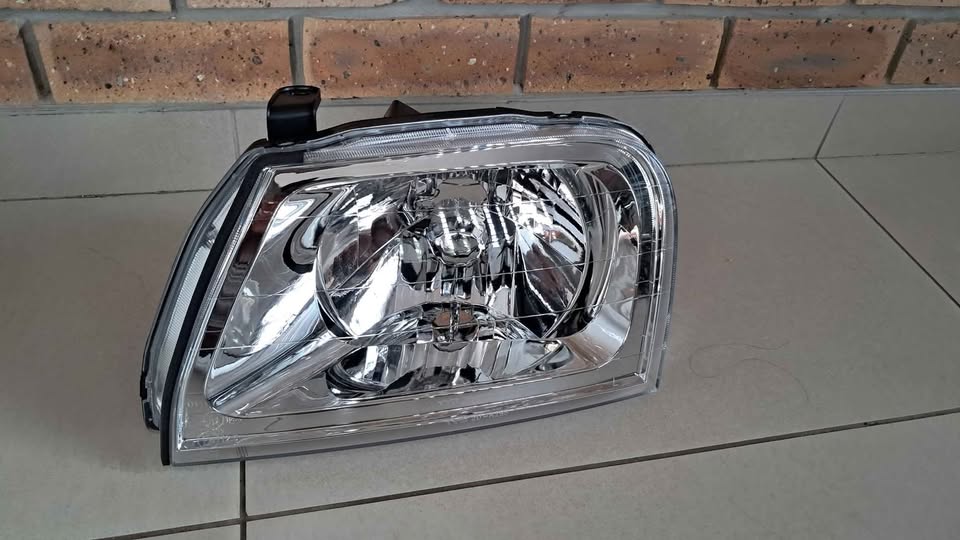 MITSUBISHI COLT 2003/08 BRAND NEW HEADLIGHTS FORSALE PRICE