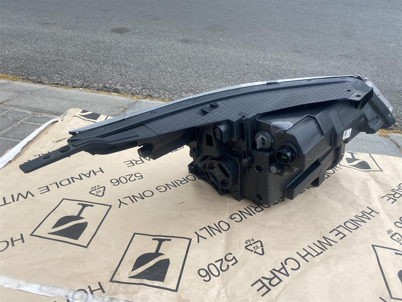 2023 KIA SELTOS EX LED HEADLIGHT LEFT SIDE FOR SALE. IN PRISTINE CONDITION - Private Seller 2023 KIA SELTOS EX LED HEADLIGHT LEFT SIDE FOR SALE. IN PRISTINE CONDITION - Private Seller
