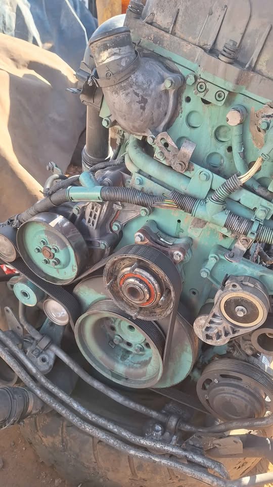 VOLVO FH/FMX D13 Version 4 engines and gearboxes available.