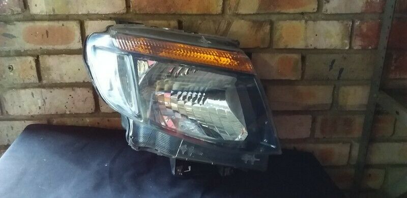 Ford Ranger T6 Right Side Headlight - Private Seller Ford Ranger T6 Right Side Headlight - Private Seller