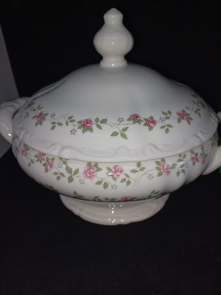 Rose Collection Casserole dish