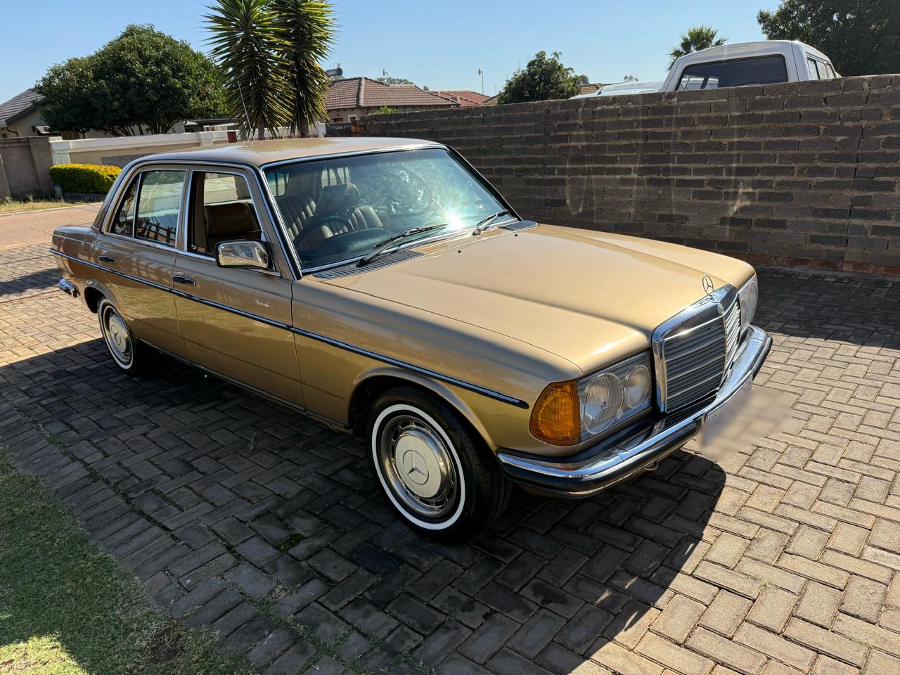 Mercedes Benz w123 200