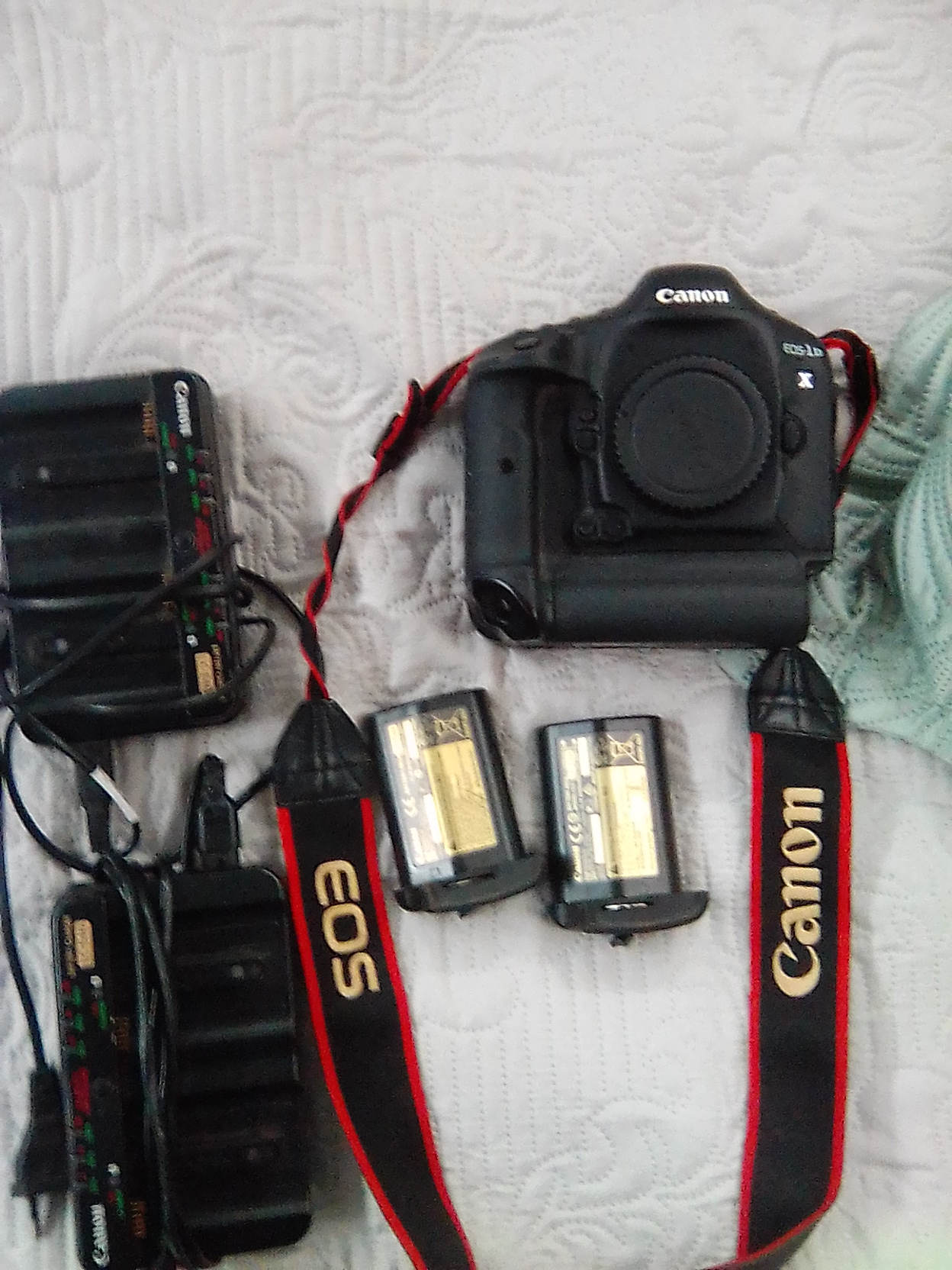 Canon 1DX camera with 2 batteries and chargers Canon 1DX camera with 2 batteries and chargers