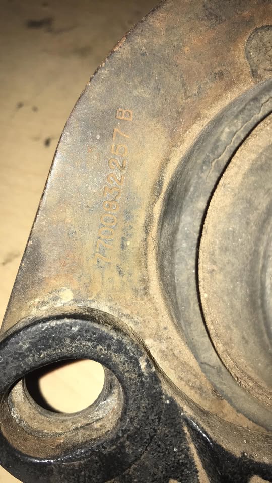 Renault Megane 1 Coach Engine Mounting